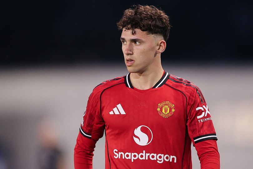 Arsenal on verge of completing double transfer as Man Utd players travel to London