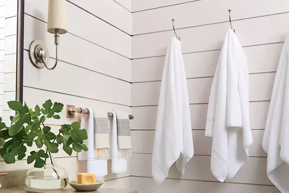 How To Keep Damp Towels From Smelling Musty Between Uses