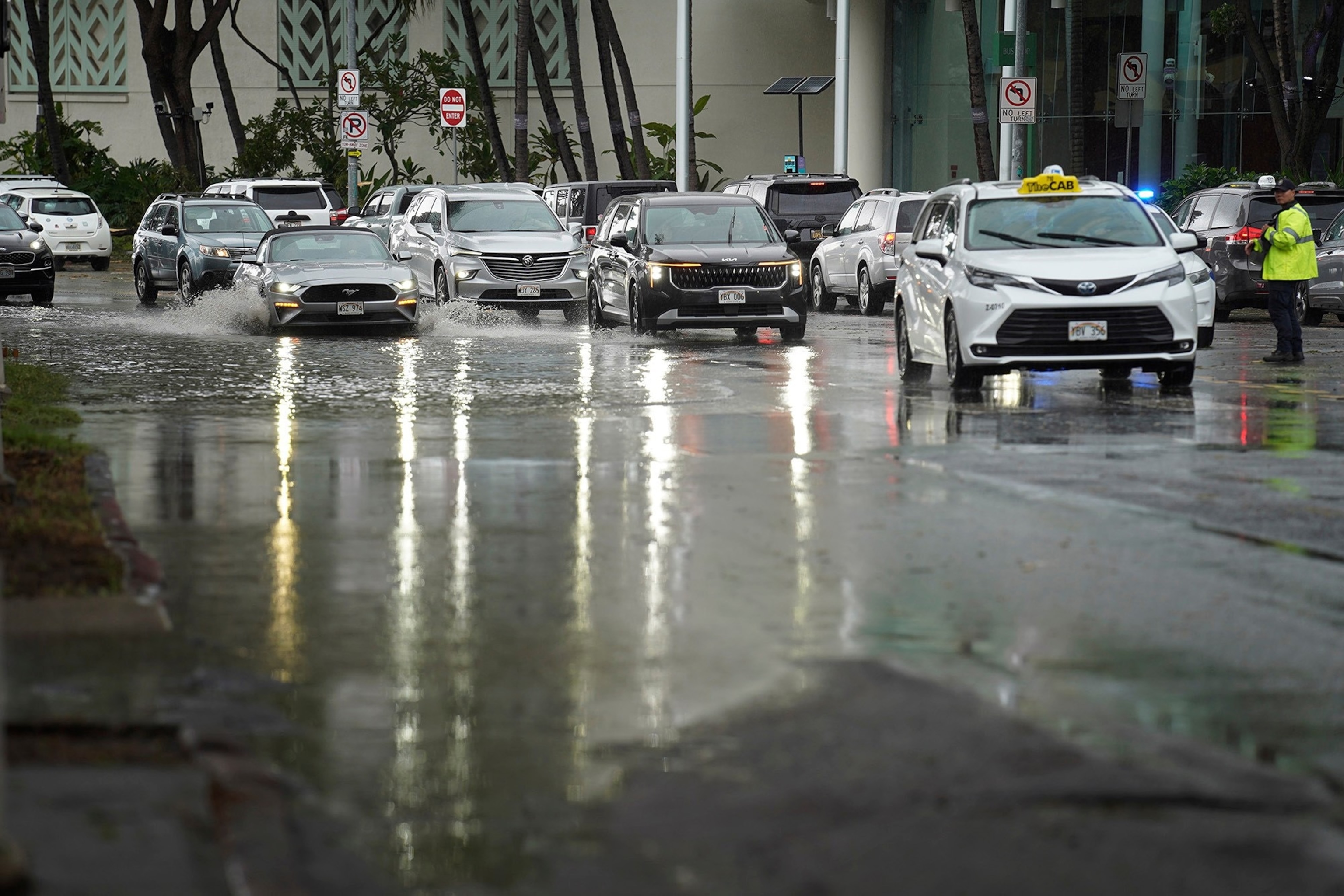 Hawaii's Big Island braces for new storm just days after Hurricane Lala - AOL