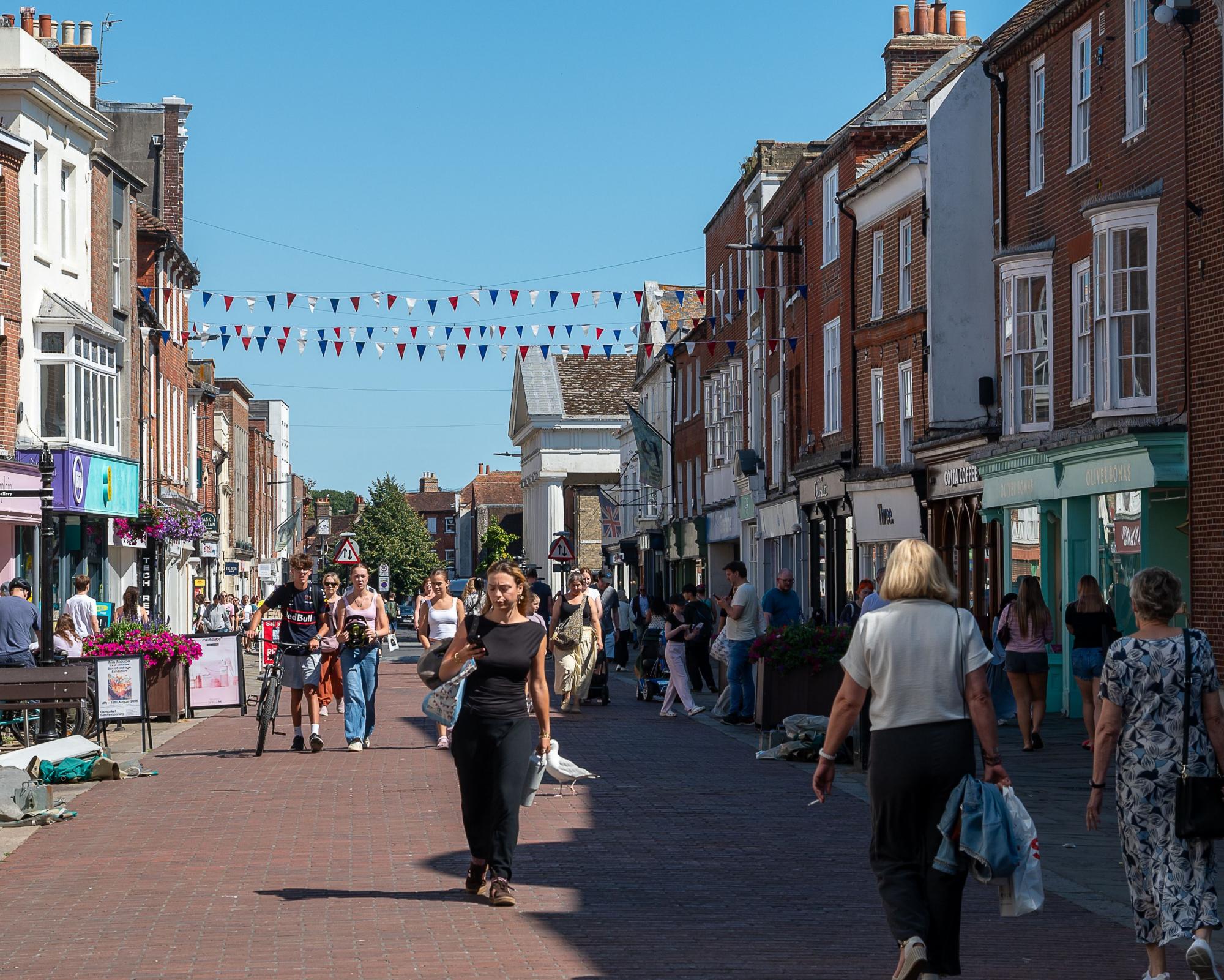 Retail sales in Great Britain fall despite heatwave increasing food and drink demand
