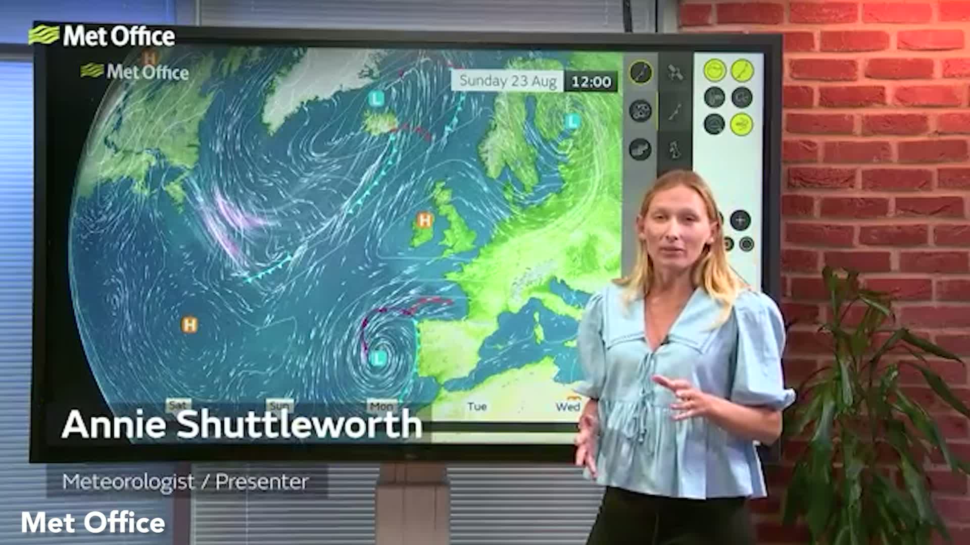 Met Office forecasts thunderstorms Tuesday as BBC names areas facing heavy rain; up to 4cm expected in western uplands