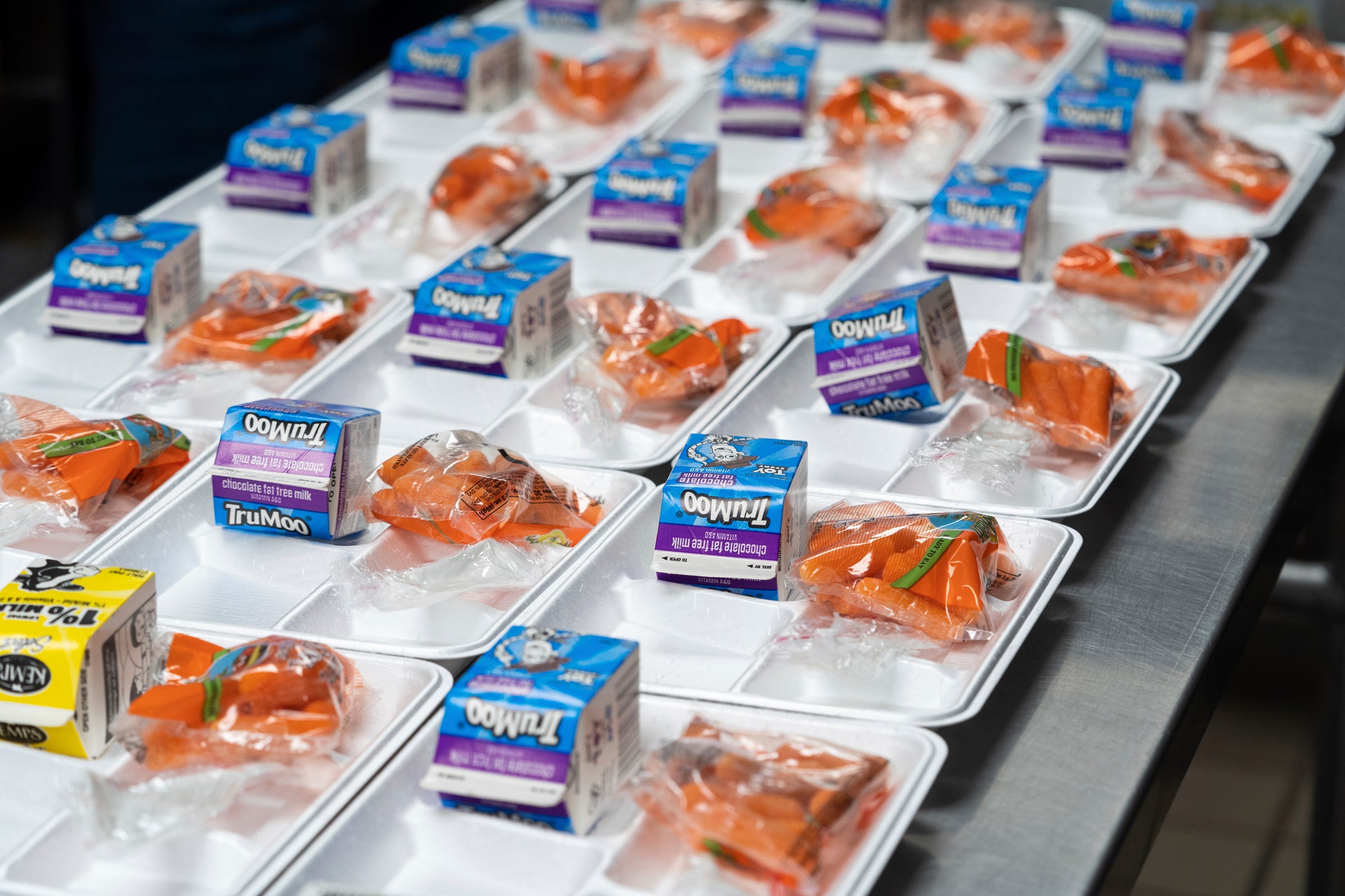 Michigan schools to offer free meals at the start of the year