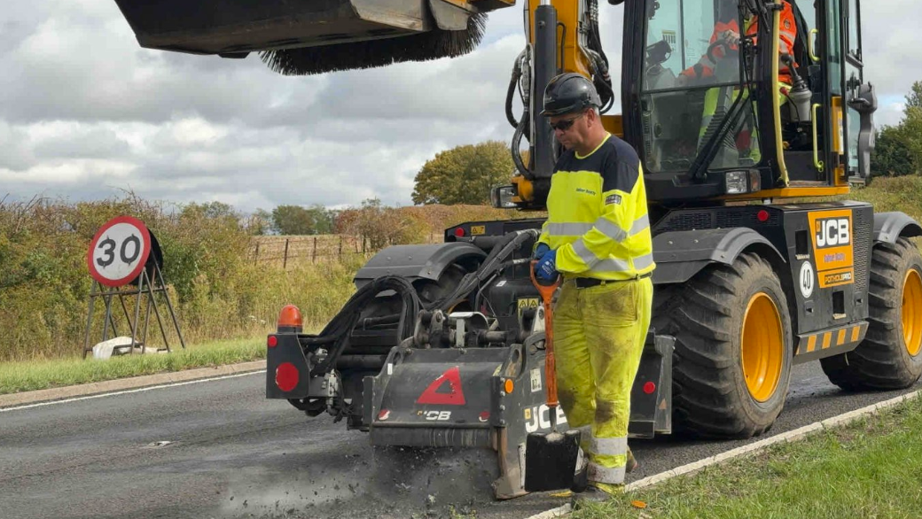 Council confirms new pothole-fixing machine trial