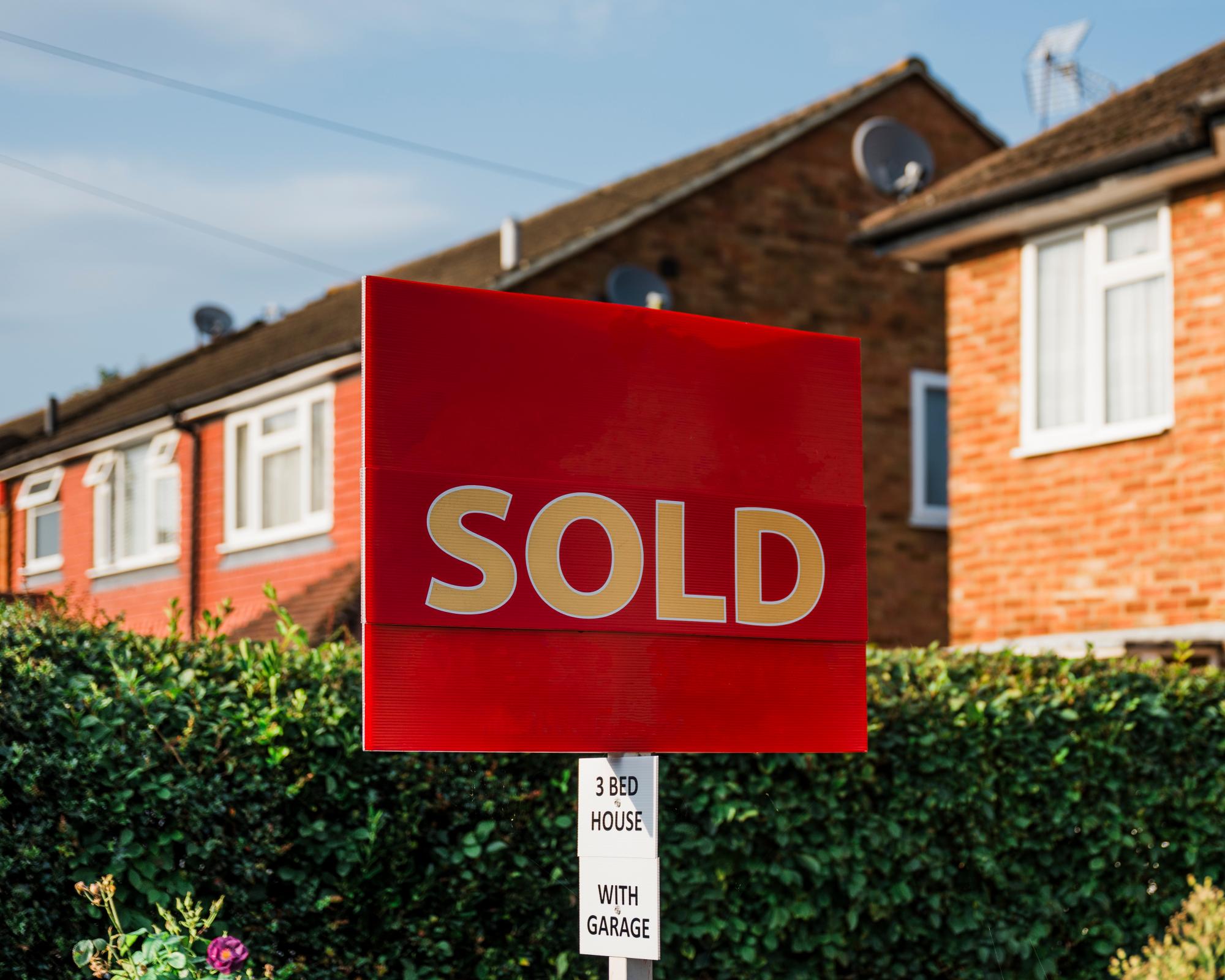‘Friday afternoon fraud': warning for UK homebuyers on bank scams