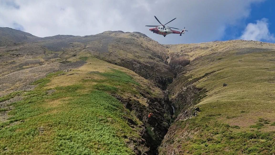 Man struck by falling rocks rescued from gill - AOL