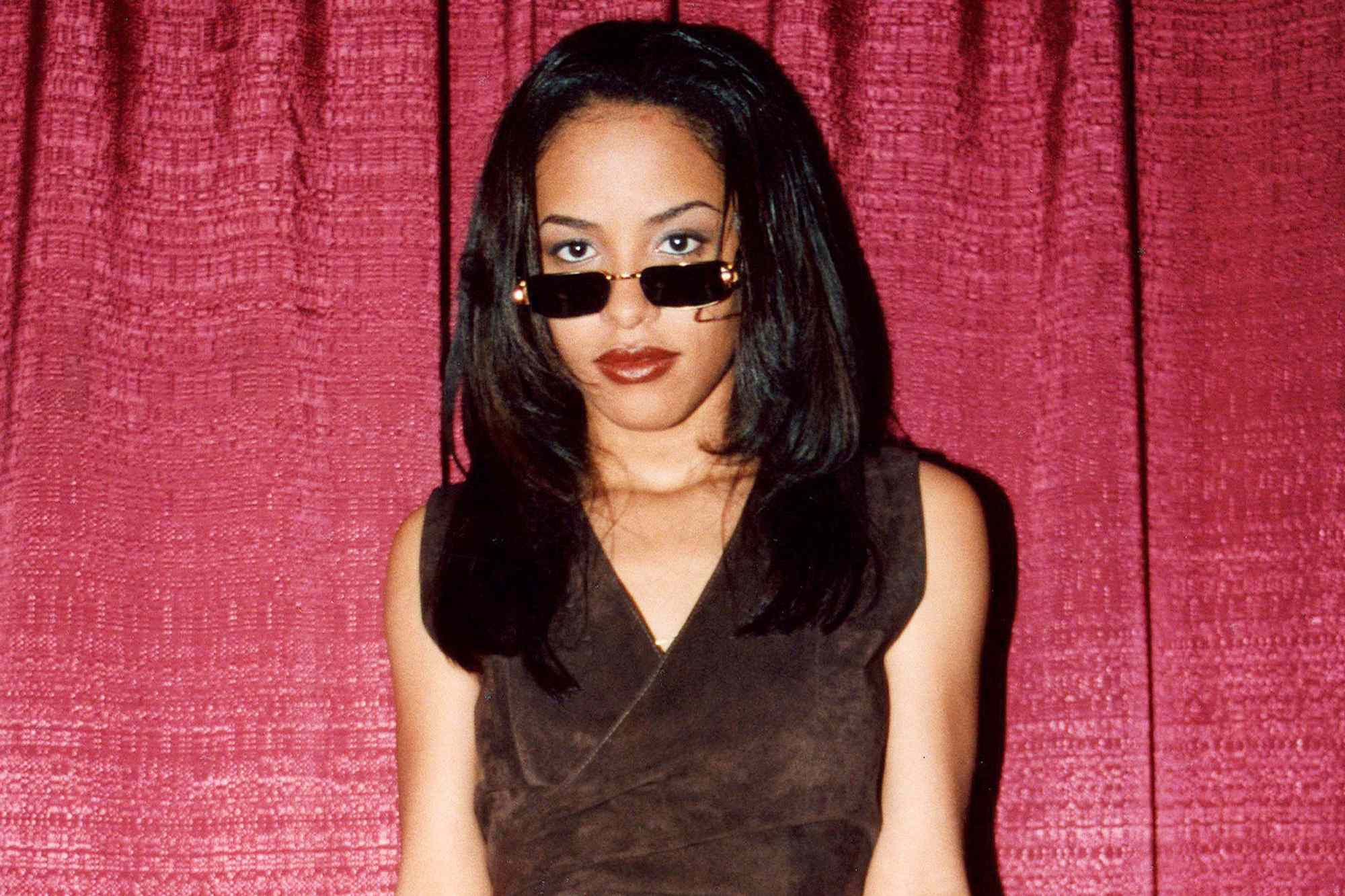 Aaliyah s Death Revisiting The Plane Crash That Killed The R B Singer 