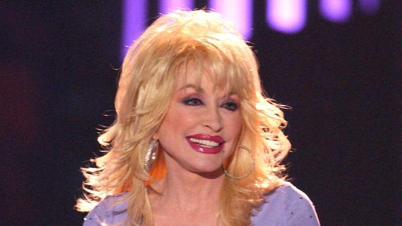 Dolly Parton Made Emotional Final Request to Family Before Her Tragic Death  - AOL