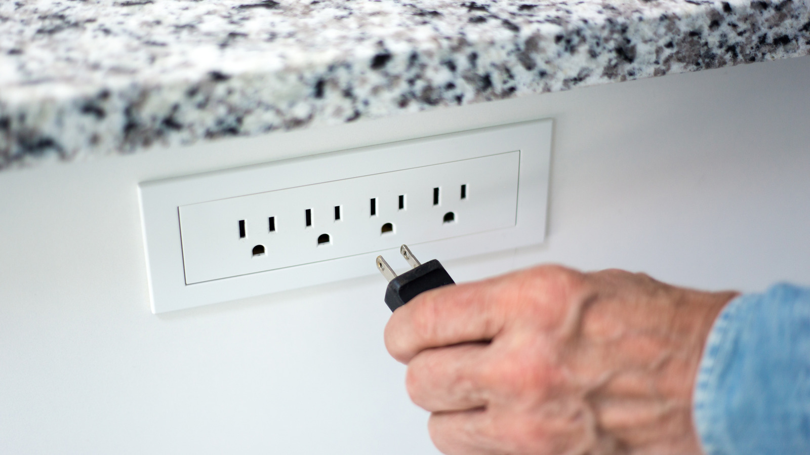 The Subtle Sign That Your Home Might Have A Dangerous Electrical Problem
