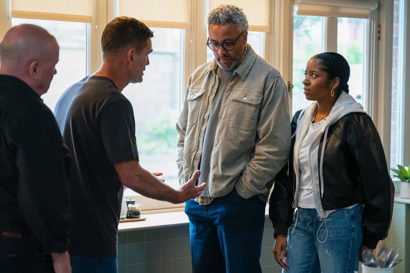 EastEnders fans 'work out' identity of Darnell Larson's wife in sad cancer plot