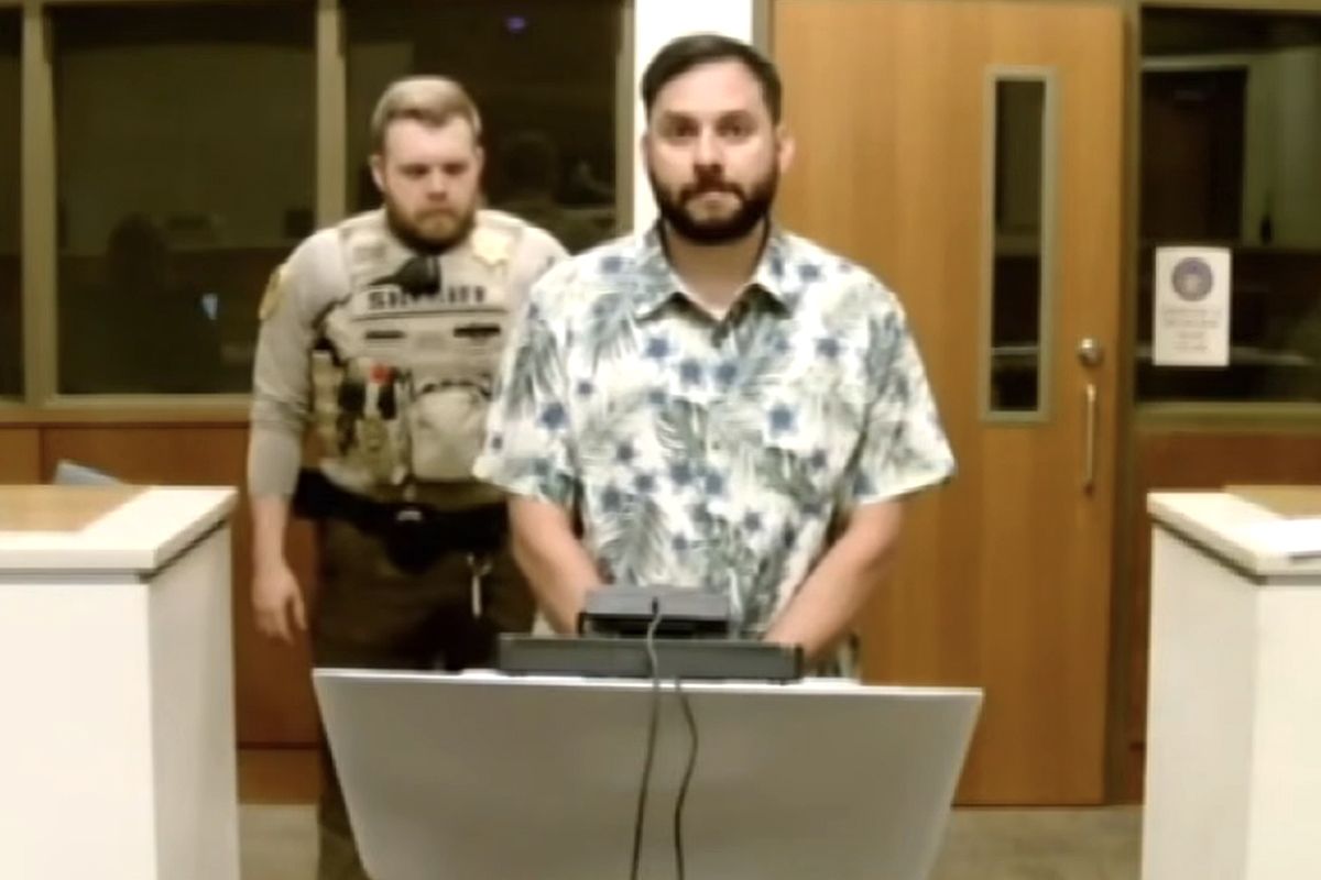Ariz. Man Brought 10-Year-Old Son Along on $7k Jewelry, Cactus Heist: Police