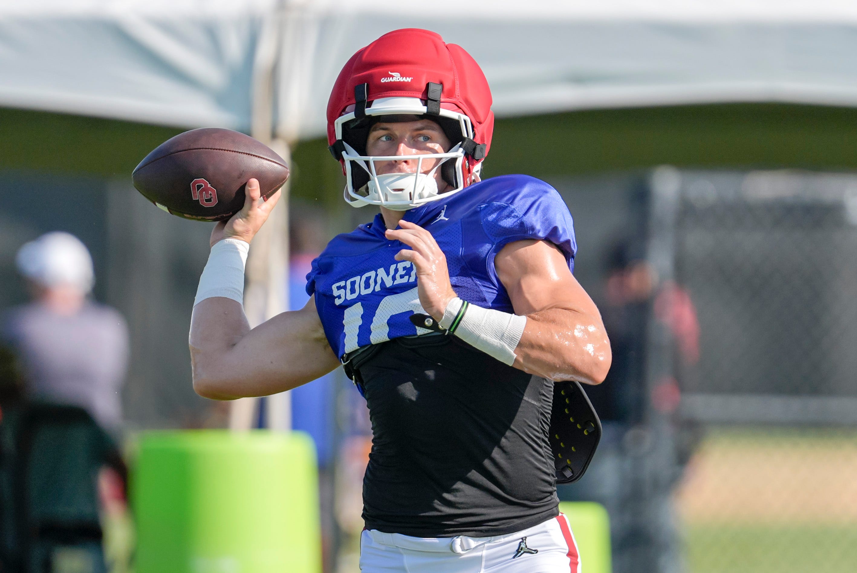 Photo: aol.com Oklahoma Sooners Defeat New Mexico 14-6 Amid Offensive Struggles