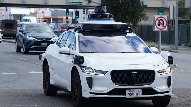 Photo: AOL Uber Beats Waymo to London's Robotaxis Milestone