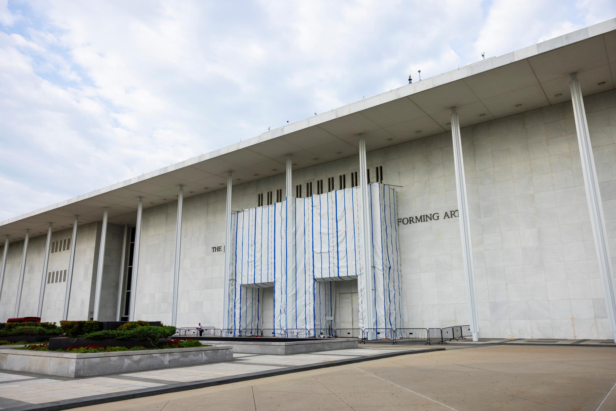 Kennedy Center Closes for 2-Year Renovation Amid Trump Naming Dispute