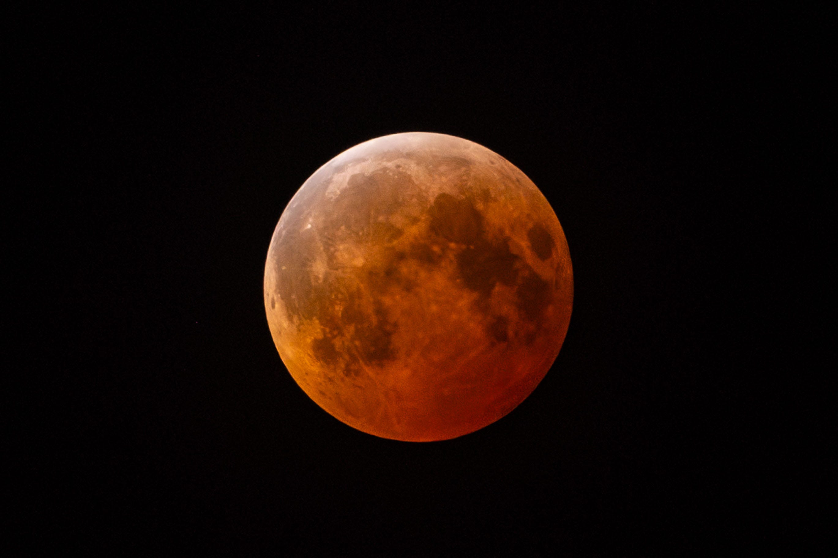 Why Is The Moon Red Tonight When To Watch The Blood Moon How Long why-is-the-moon-red-tonight-when-to-watch-the-blood-moon-how-long