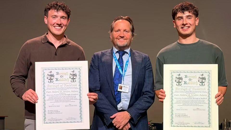 'Inspirational' FTD brothers given freedom of town