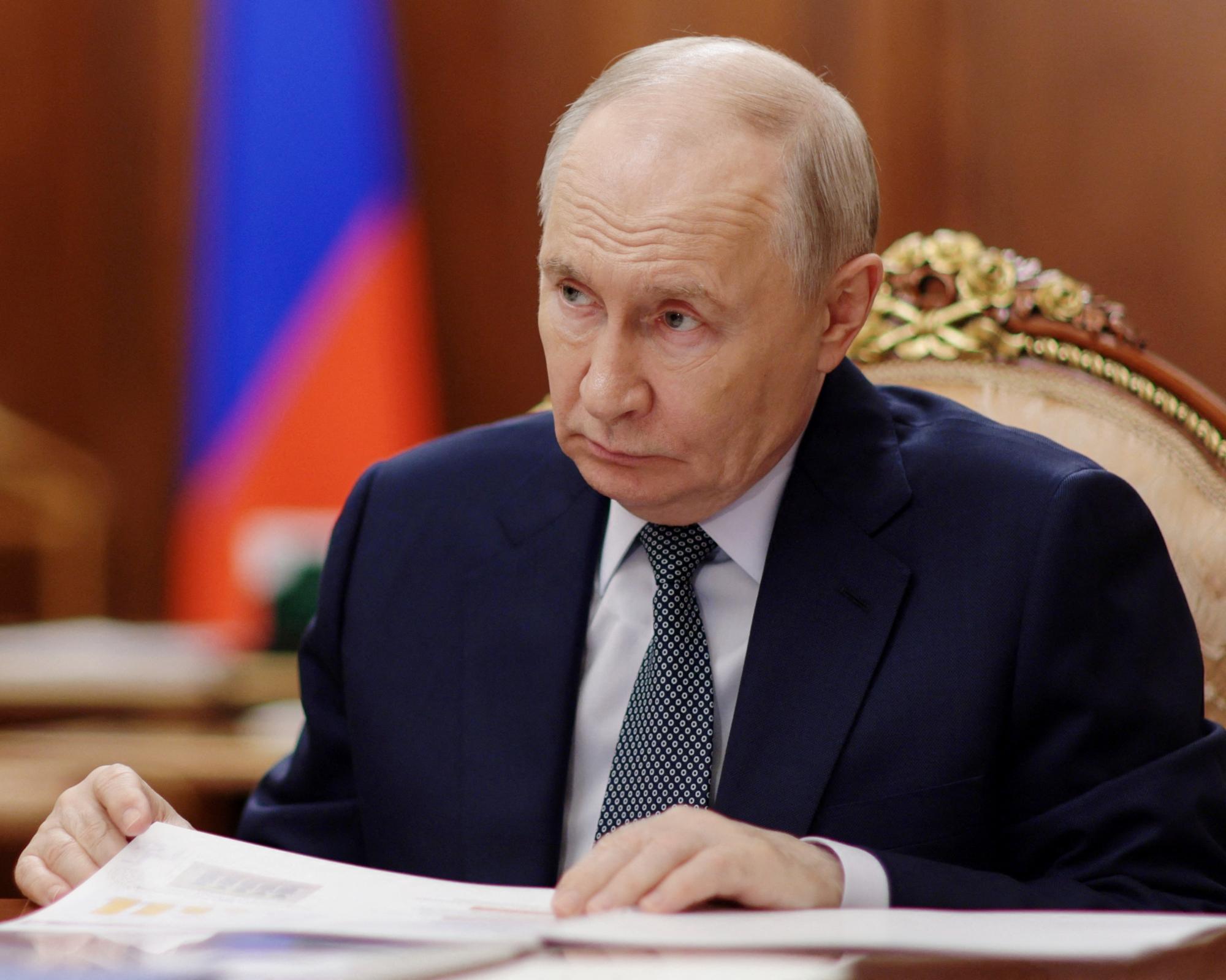Russia warns Britain is ‘playing with fire' over its support of Ukraine Peter Beaumont, senior international correspondent 0