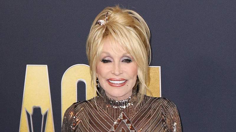 Dolly Parton Revealed the Name She and Late Husband Carl Dean Picked ...