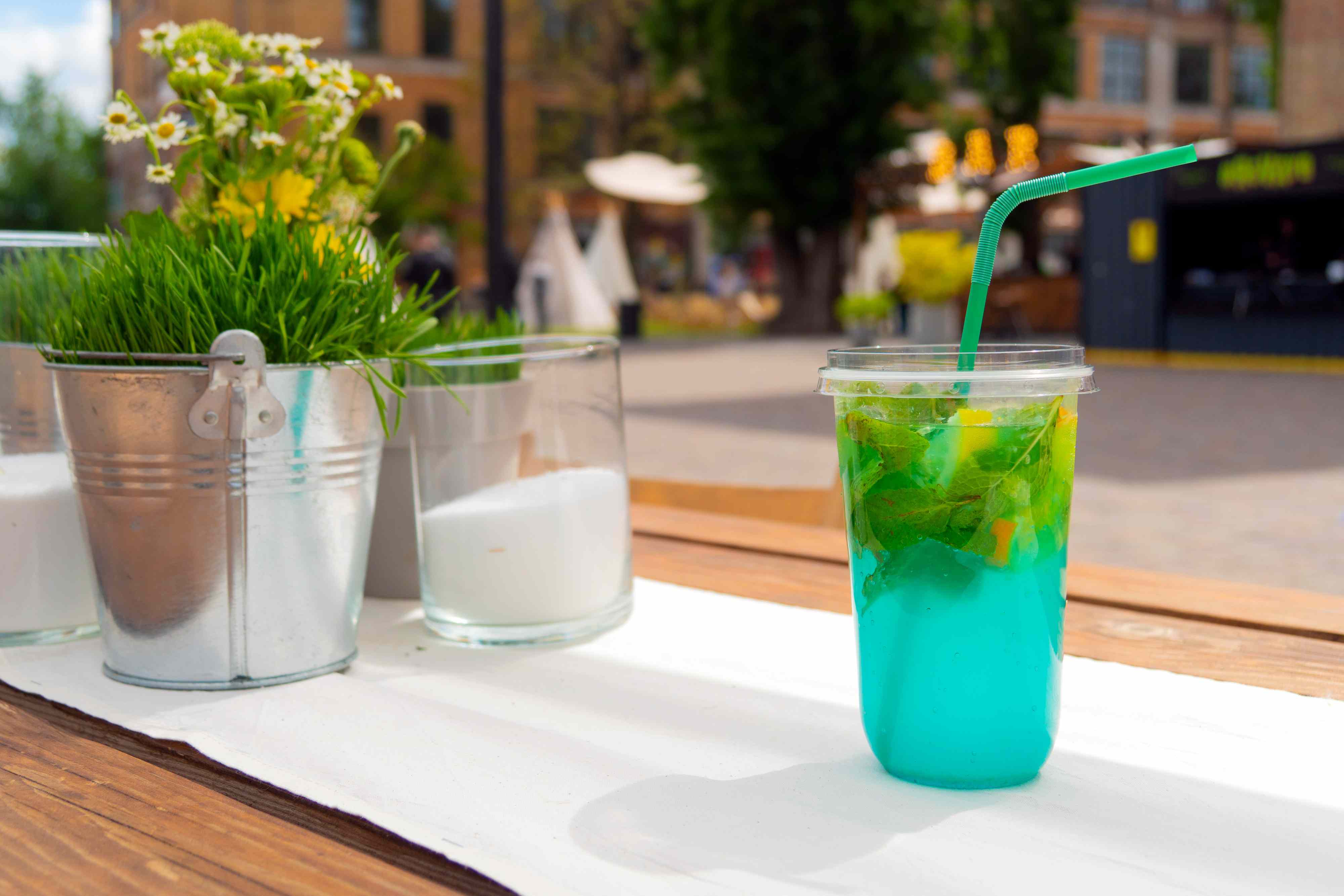 California Just Took a Major Step Toward Keeping To-Go Cocktails for Years