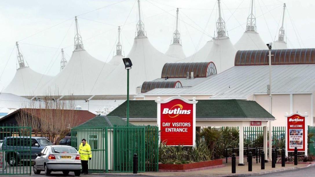 Butlin's safety staff to strike over bank holiday