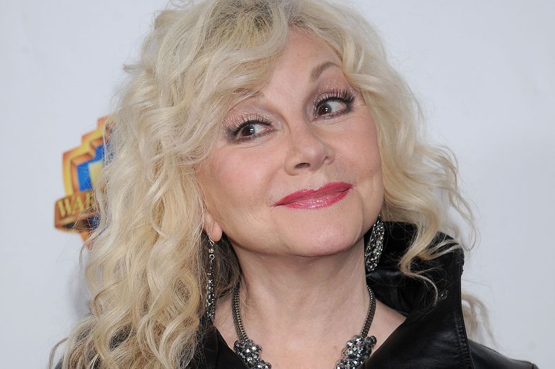 stella-parton-called-donald-trump-a-pimple-days-before-sister-dolly-s