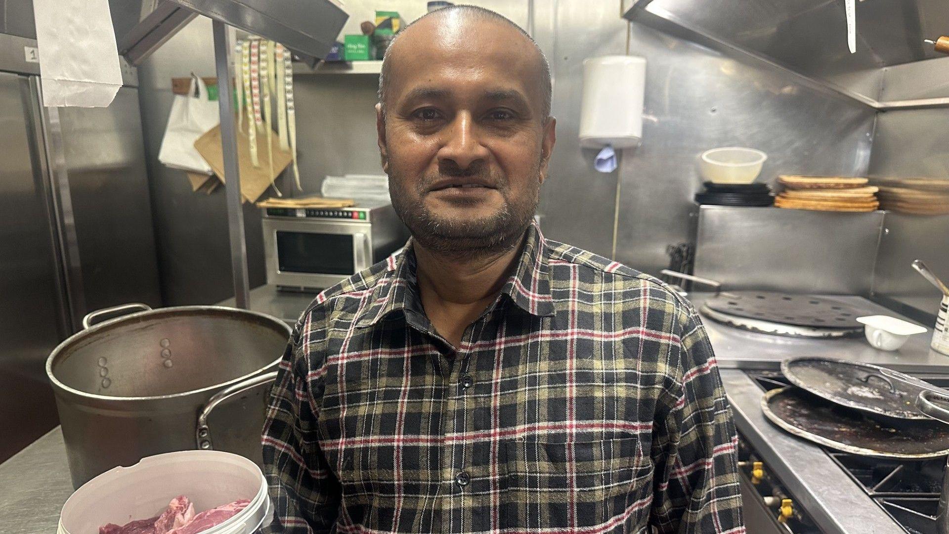 Restaurant's curry appeal for Nepal floods
