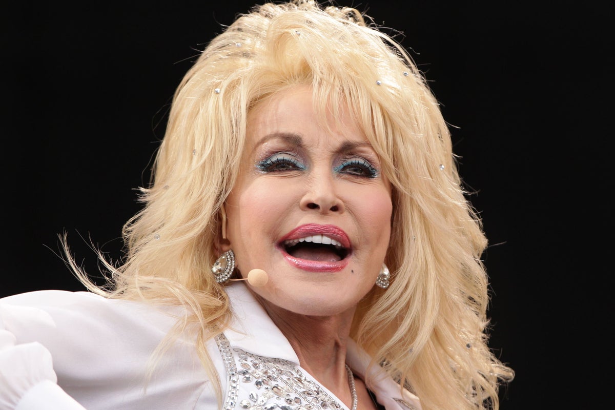 Photo: aol.com Bill Maher Criticizes America's Dolly Parton Tribute, Sparks Debate