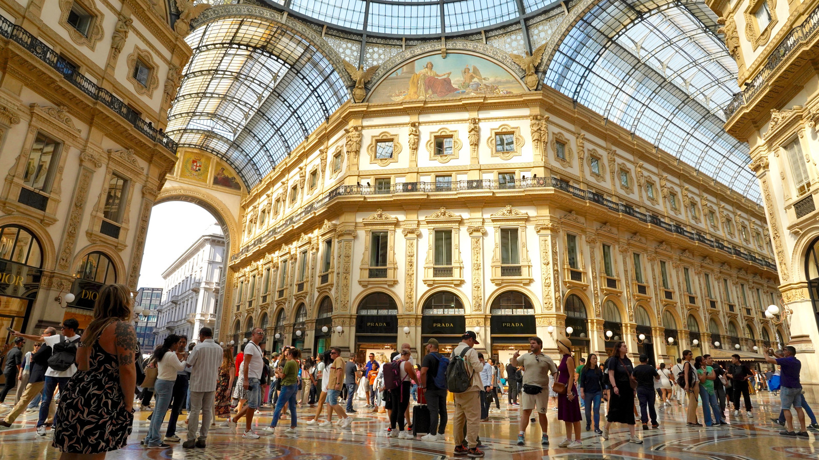 The Most Dangerous City In Italy Is A Timeless Tourist Favorite With An Unsettling Dark Side