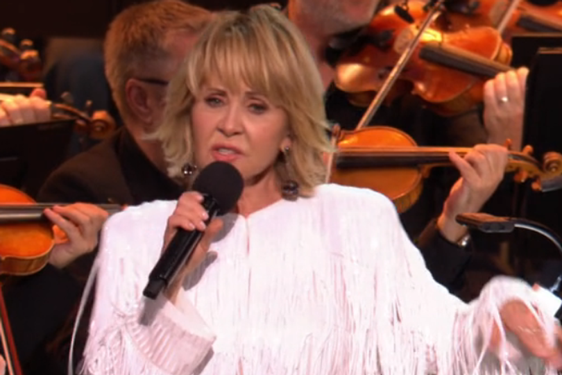 BBC Proms viewers say same thing about tearful Lulu's performance minutes in