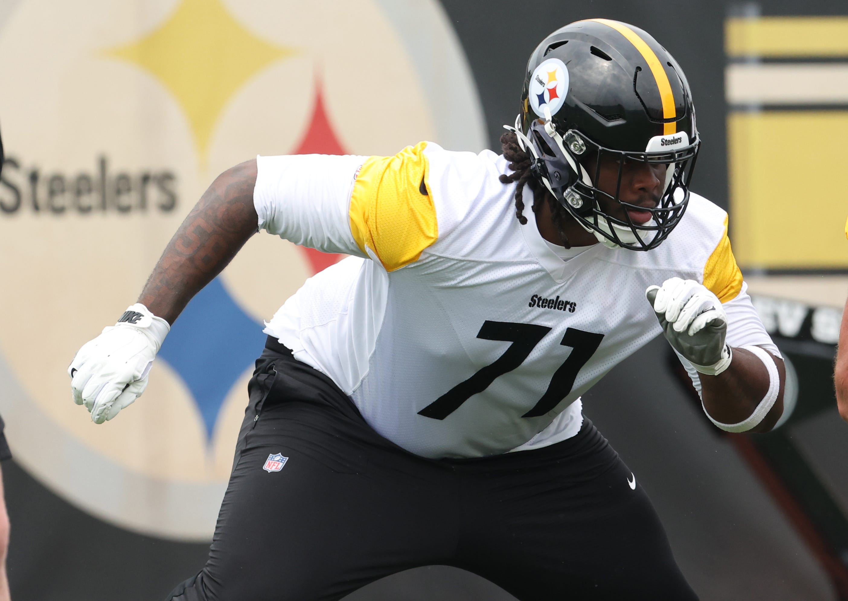 Steelers keep all 10 draft picks on 53-man roster