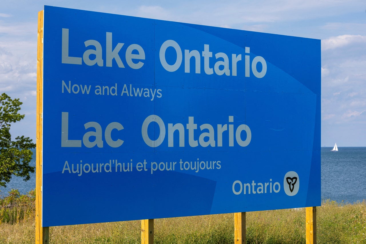 Huge ‘Lake Ontario' sign installed in swipe at Trump over name change
