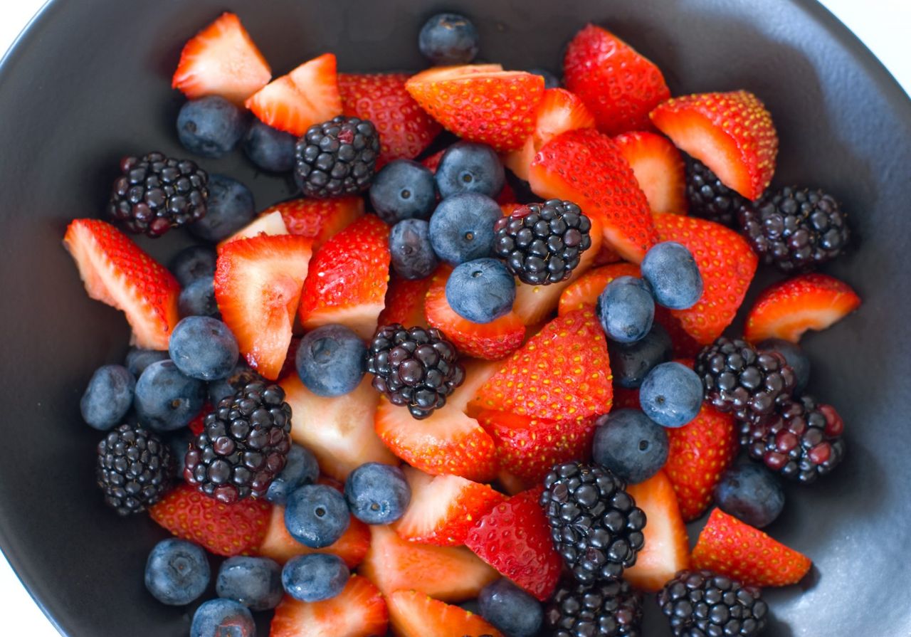 Why You Should Soak Berries In Vinegar Before Eating Them