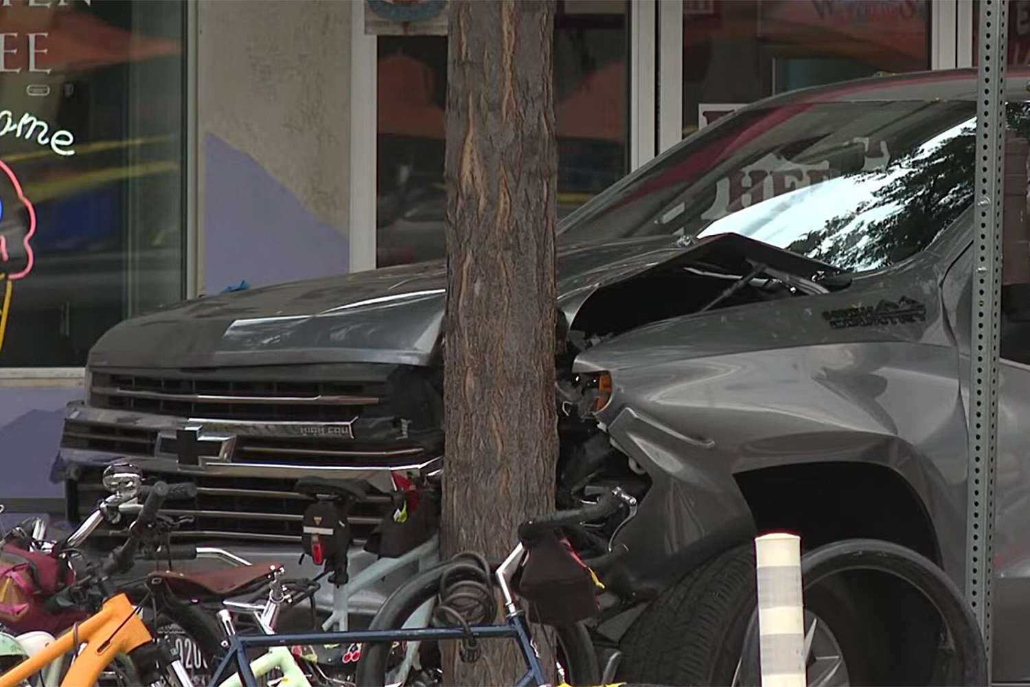 1 Dead, 6 Injured After Vehicle Hits Pedestrians Near Ice Cream Shop ...