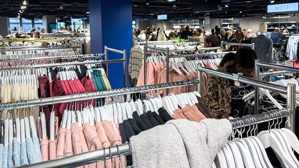 Frances hits Shein and Temu with fast fashion fees
