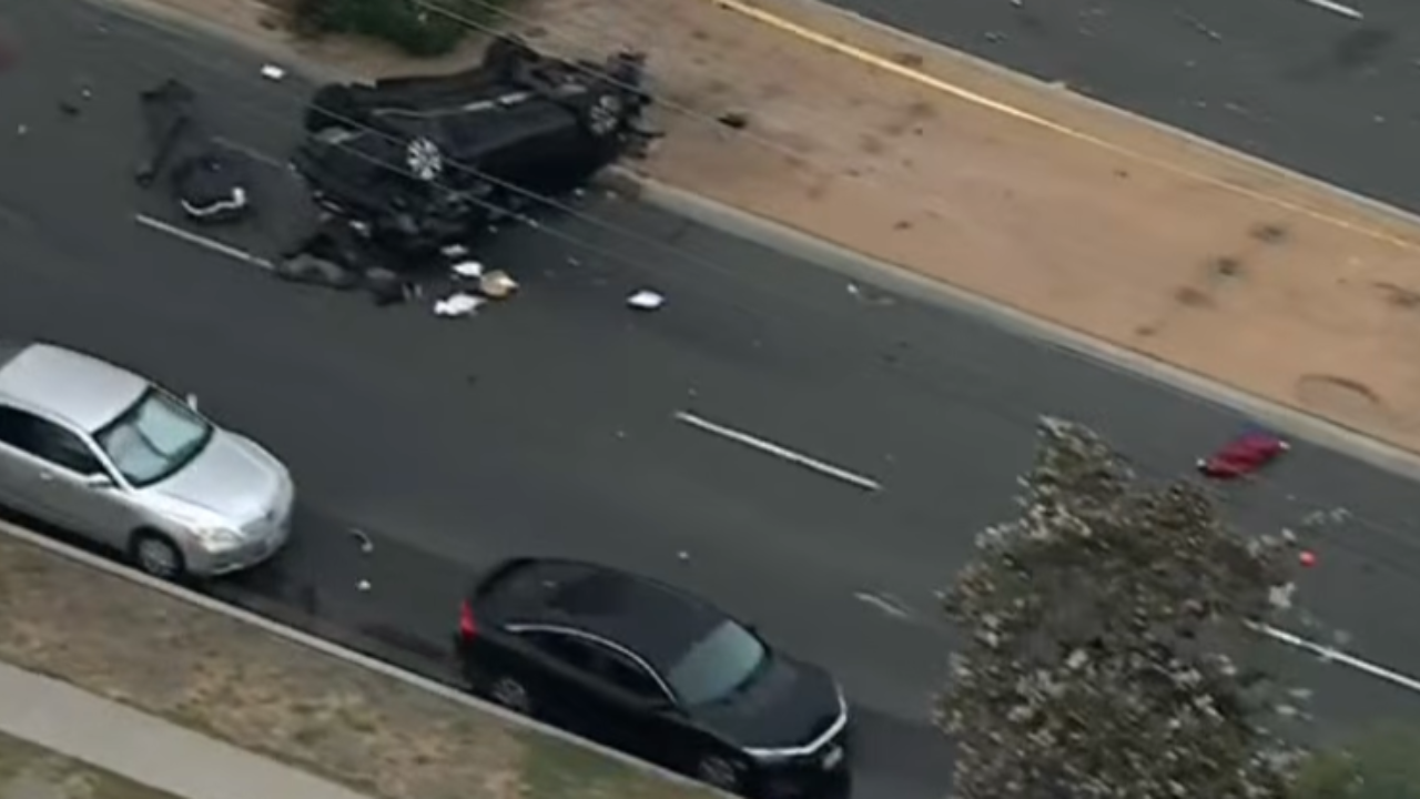 Inviolved Crash Starts With Two Cars. It Doesn’t Stop Until 16 Vehicles Are ...