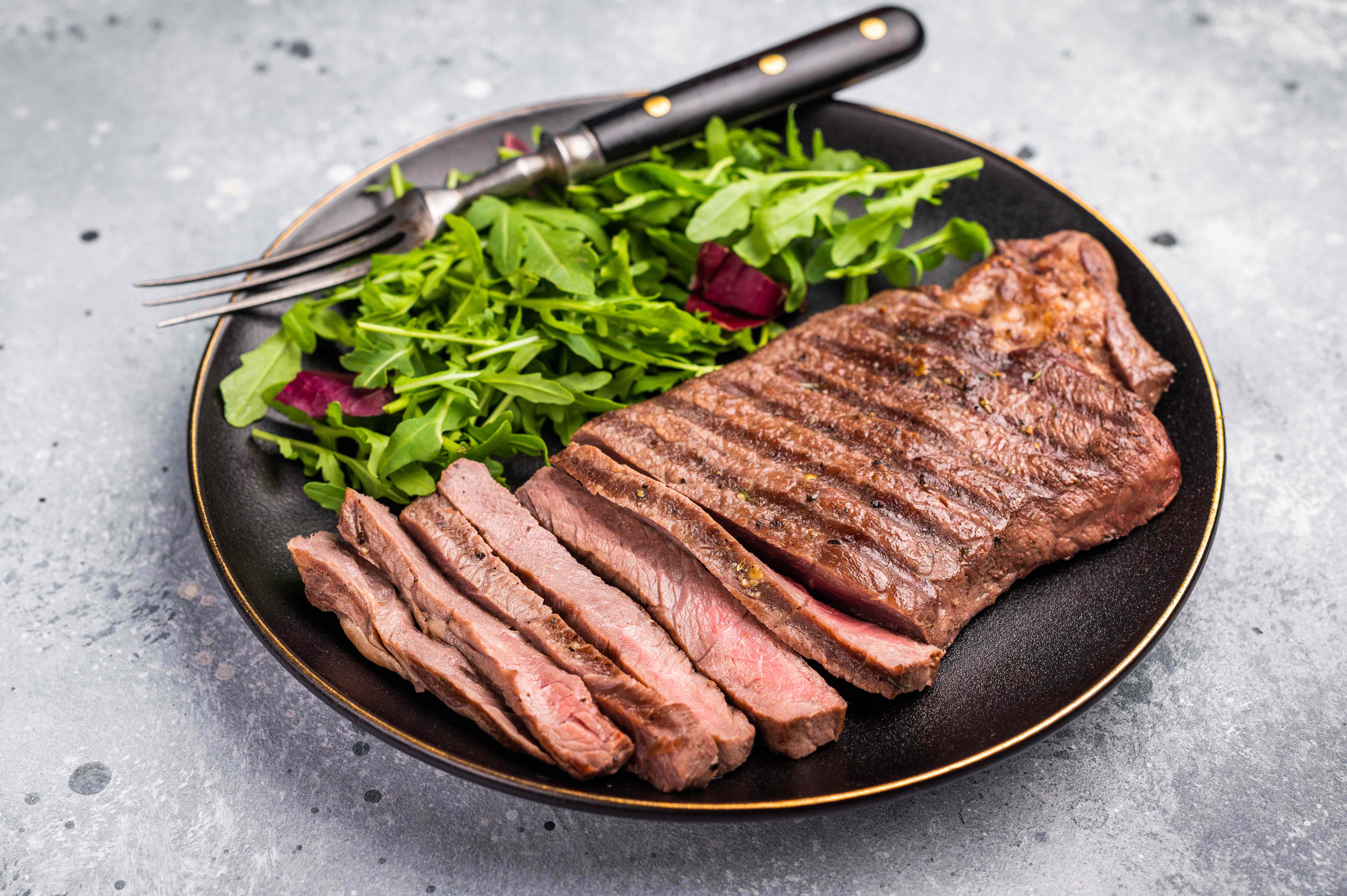 The First Thing Chefs Look for When Buying Steak