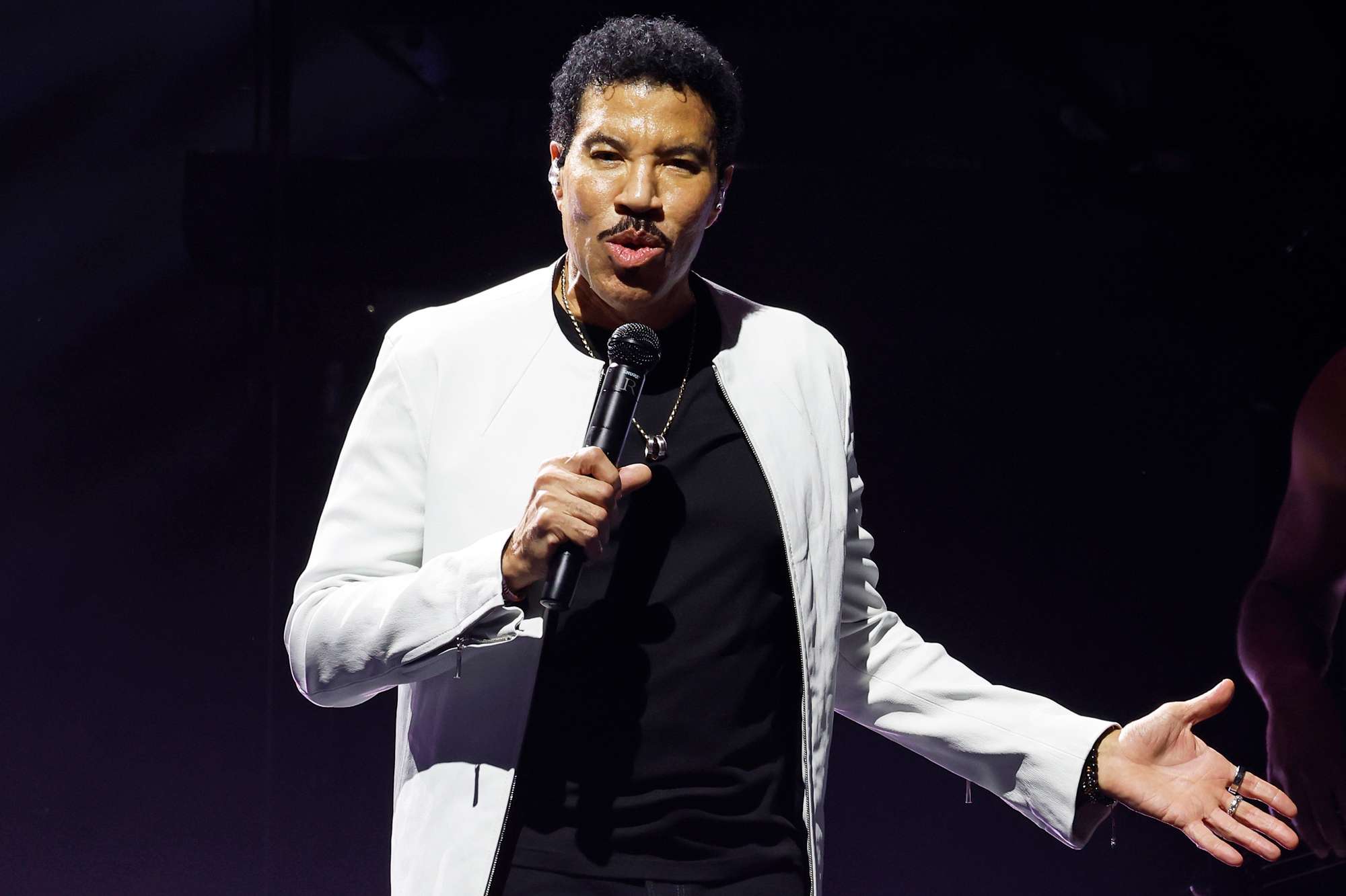 Lionel Richie Is Back Home and ‘Doing Great’ Following 3-Day Hospitalization (Exclusive)