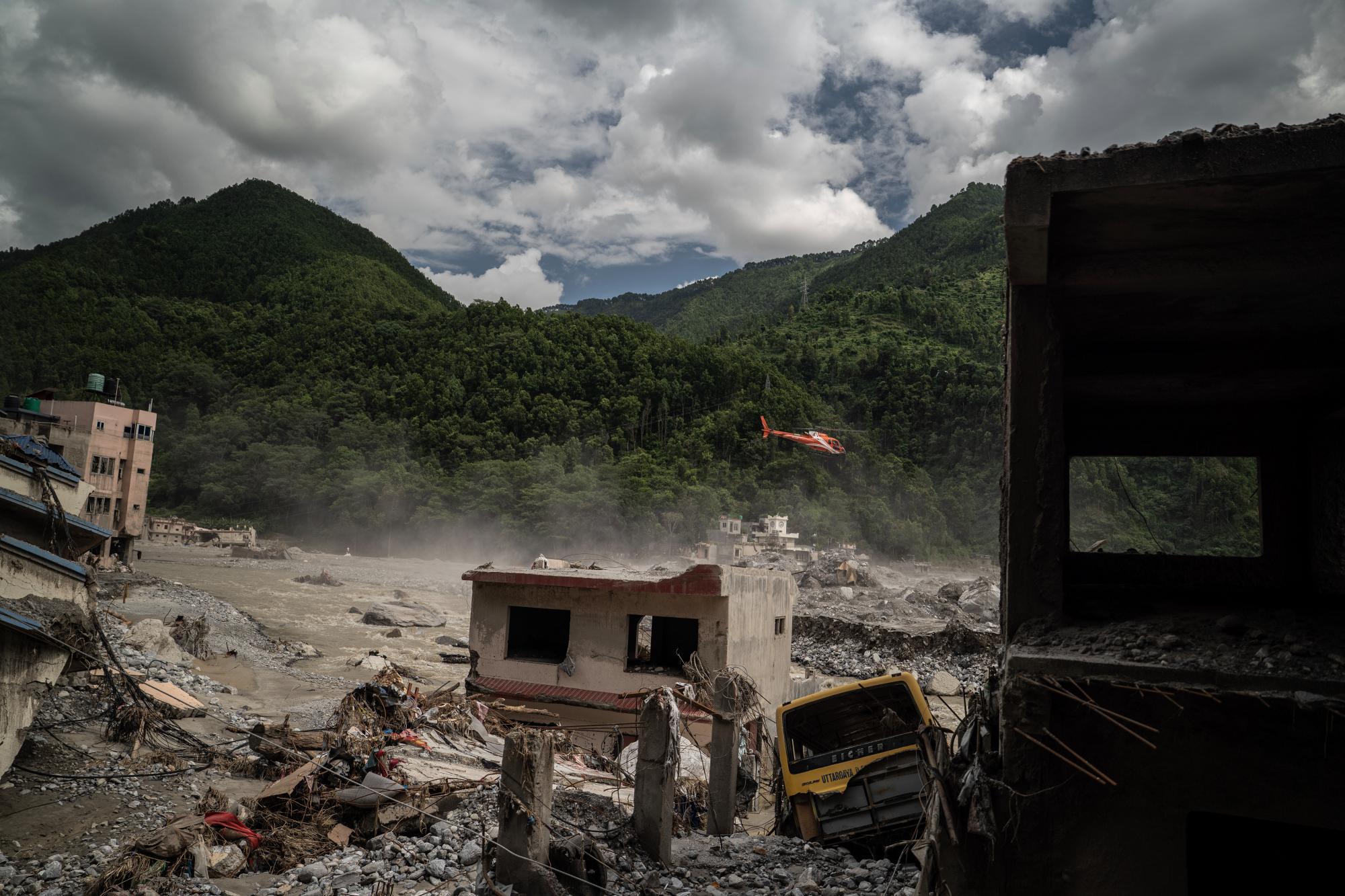 Photo: aol.co.uk Himalayan Glacier Collapse Kills Over 1,200 in Nepal and Tibet