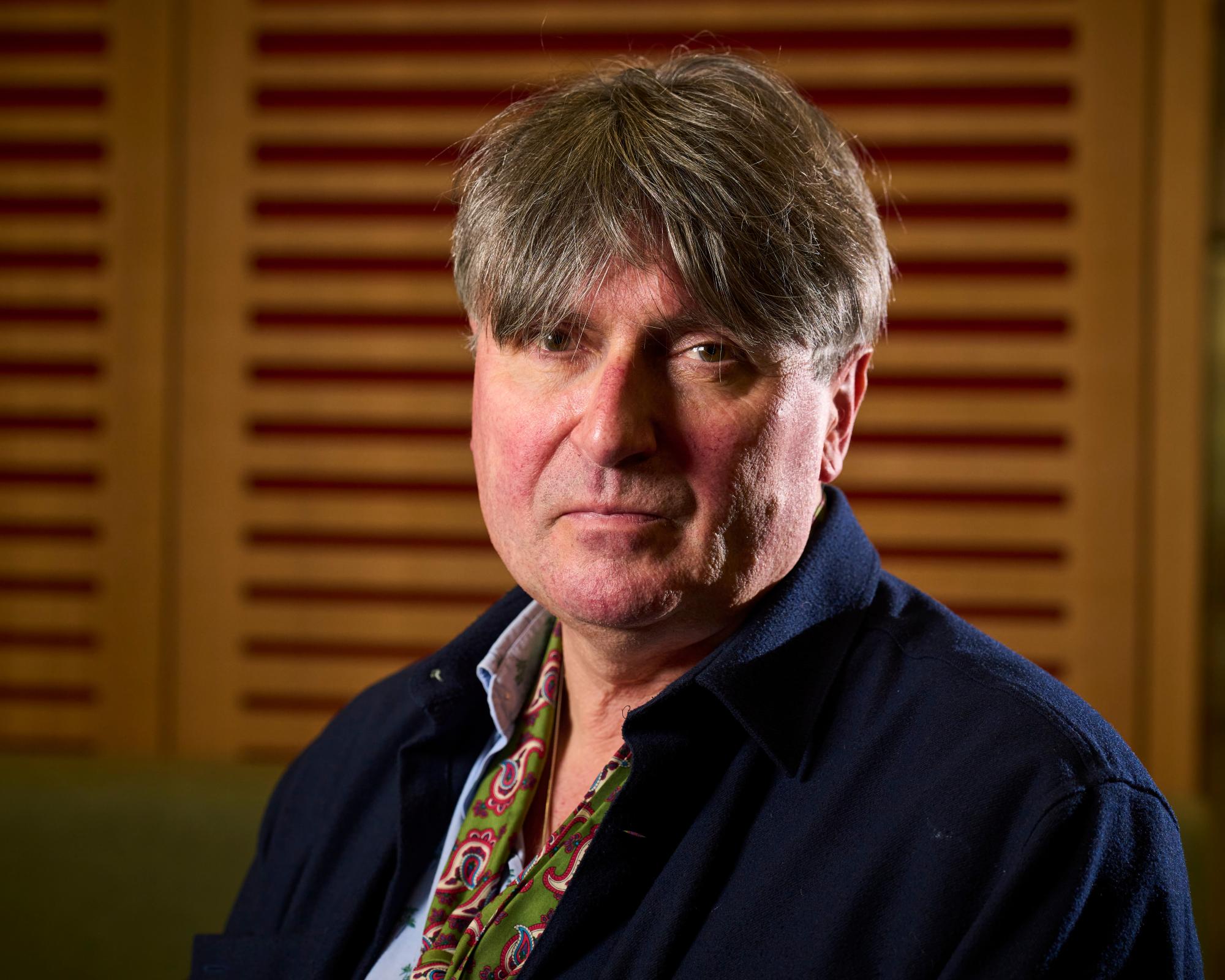 New Cemetery by Simon Armitage audiobook review – the poet laureate's meditations take flight