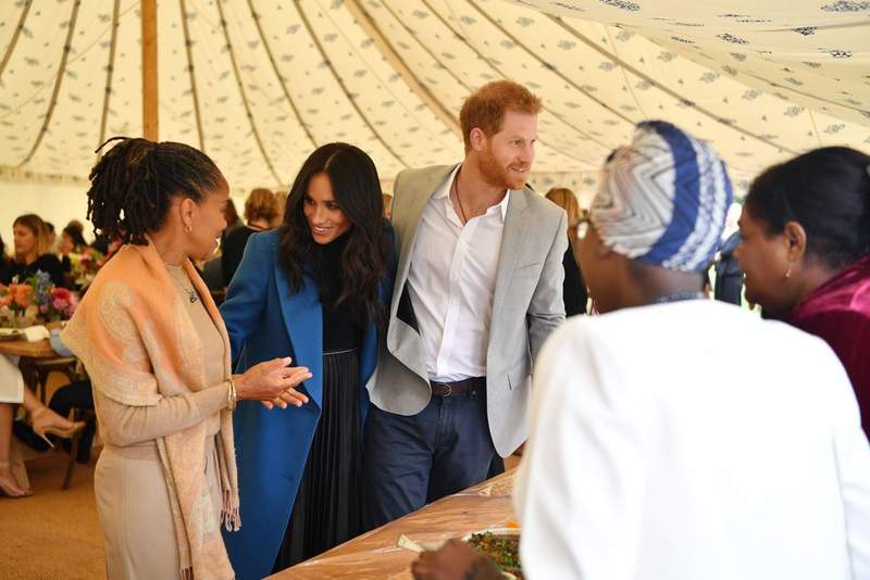 Meghan Markle 'plans to see her mum regularly' despite move to UK - AOL
