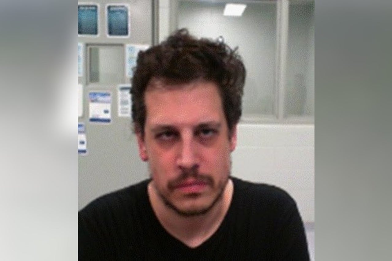 Milo Yiannopoulos complains he was ‘swarmed’ by ICE agents in his deportation arrest