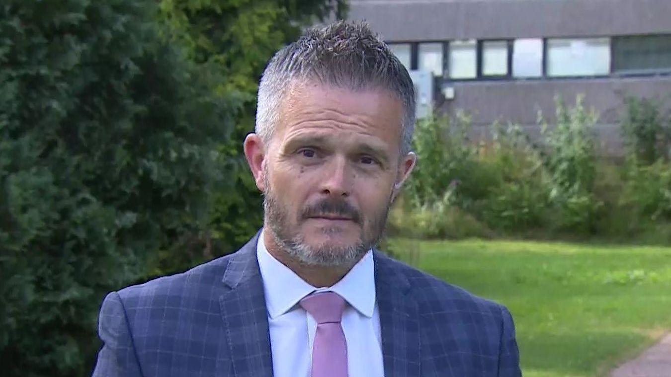 Minister announces expert committee to review health services
