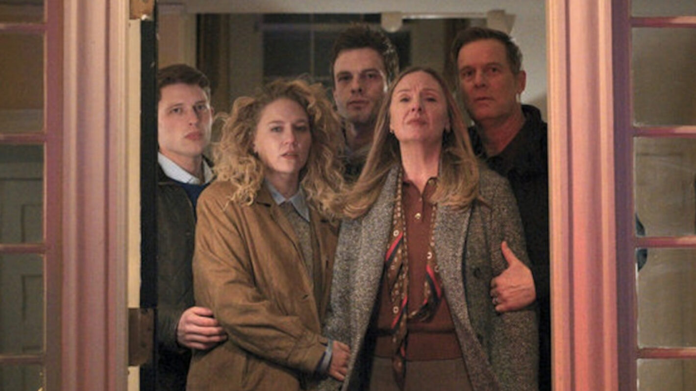 Peter Krause & Hope Davis Bring Family Drama Into the ‘Line of Fire'