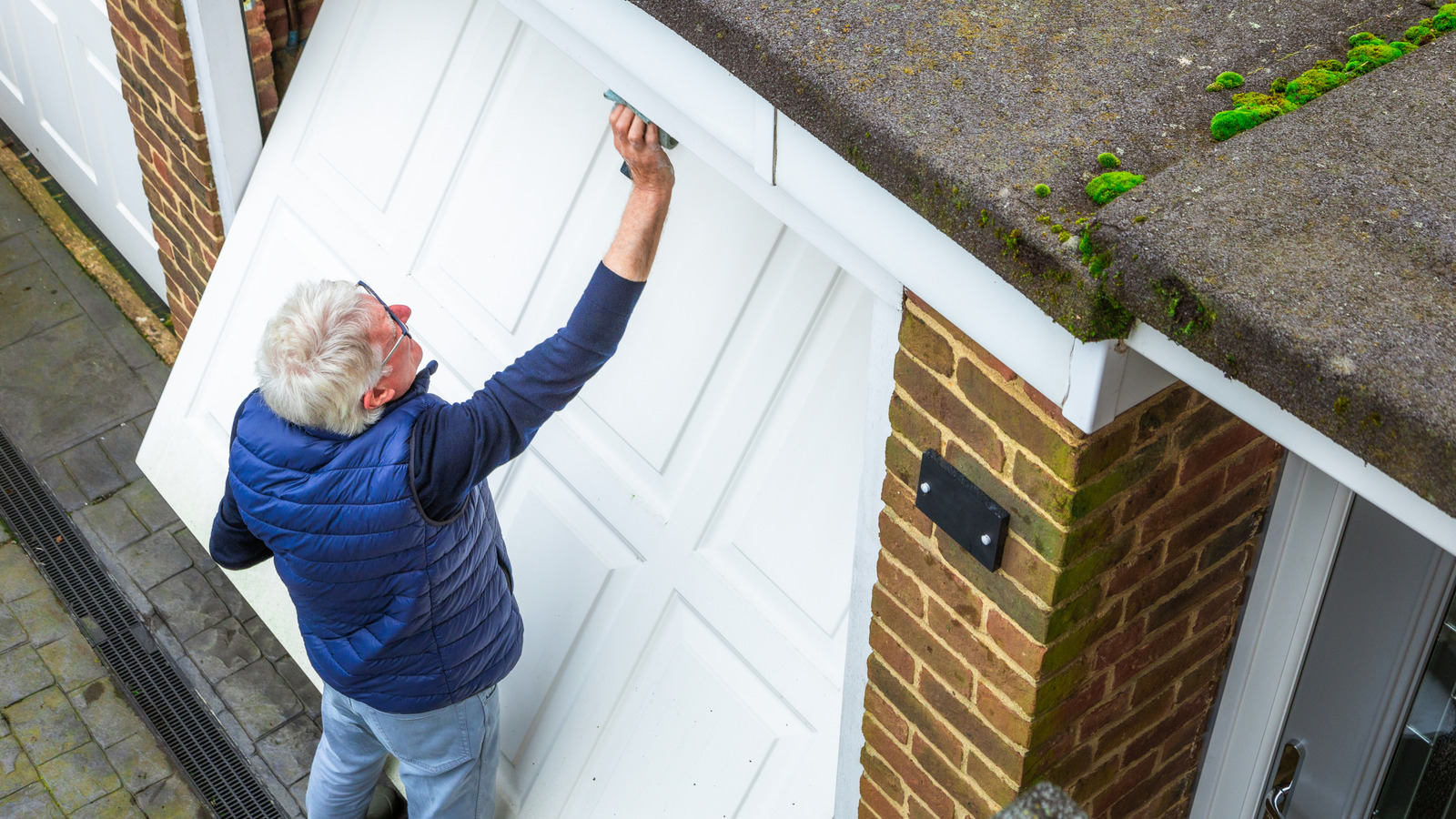 The Easiest Way To Clean Your Garage Door