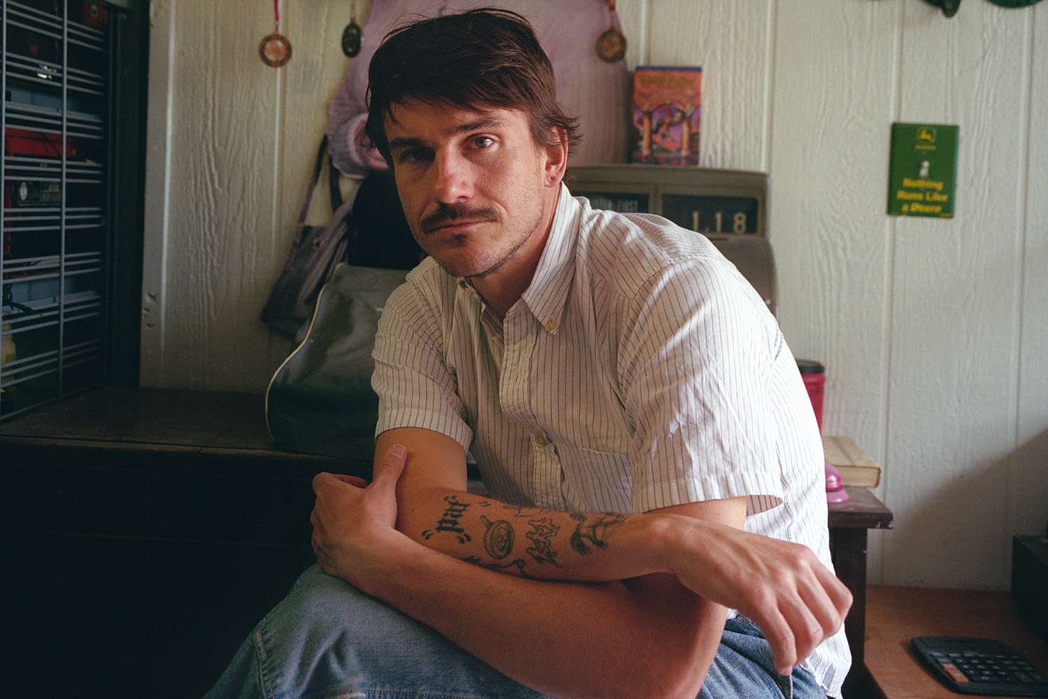 Medium Build Has Been ‘Trying to Find Out Who He Really Is’ Sober. Now He’s Confronting the ‘Chaos’ on New Album (Exclusive)