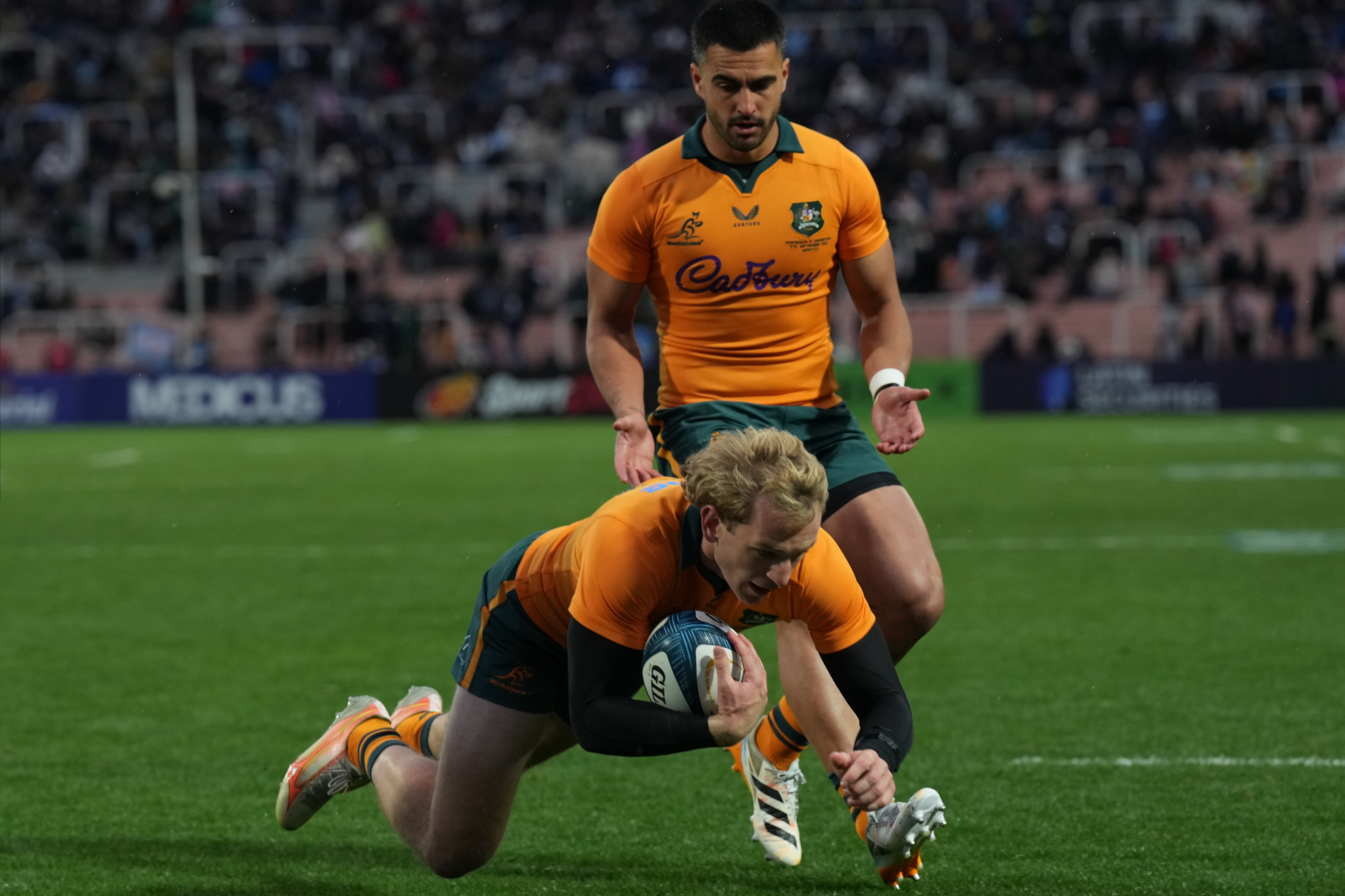 Late penalty try for Australia clinches 28-28 draw against Argentina and a 1-0 series win