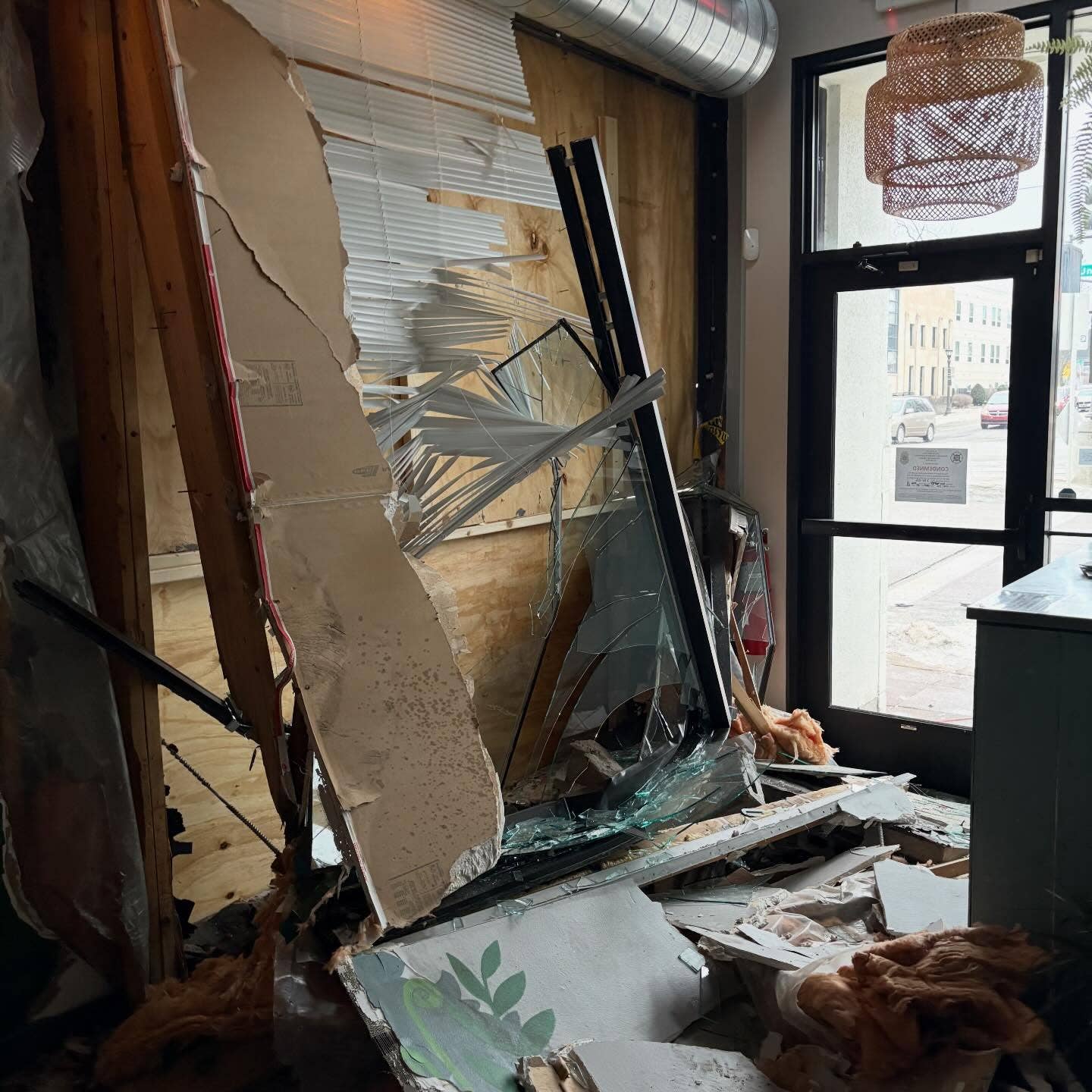 Eight months after driver crashed into dining room, St. Paul restaurant ...
