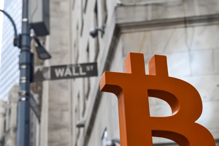 Photo: AOL Bill Gates Rejects Crypto as Mania-Driven Asset, Prefers Stocks