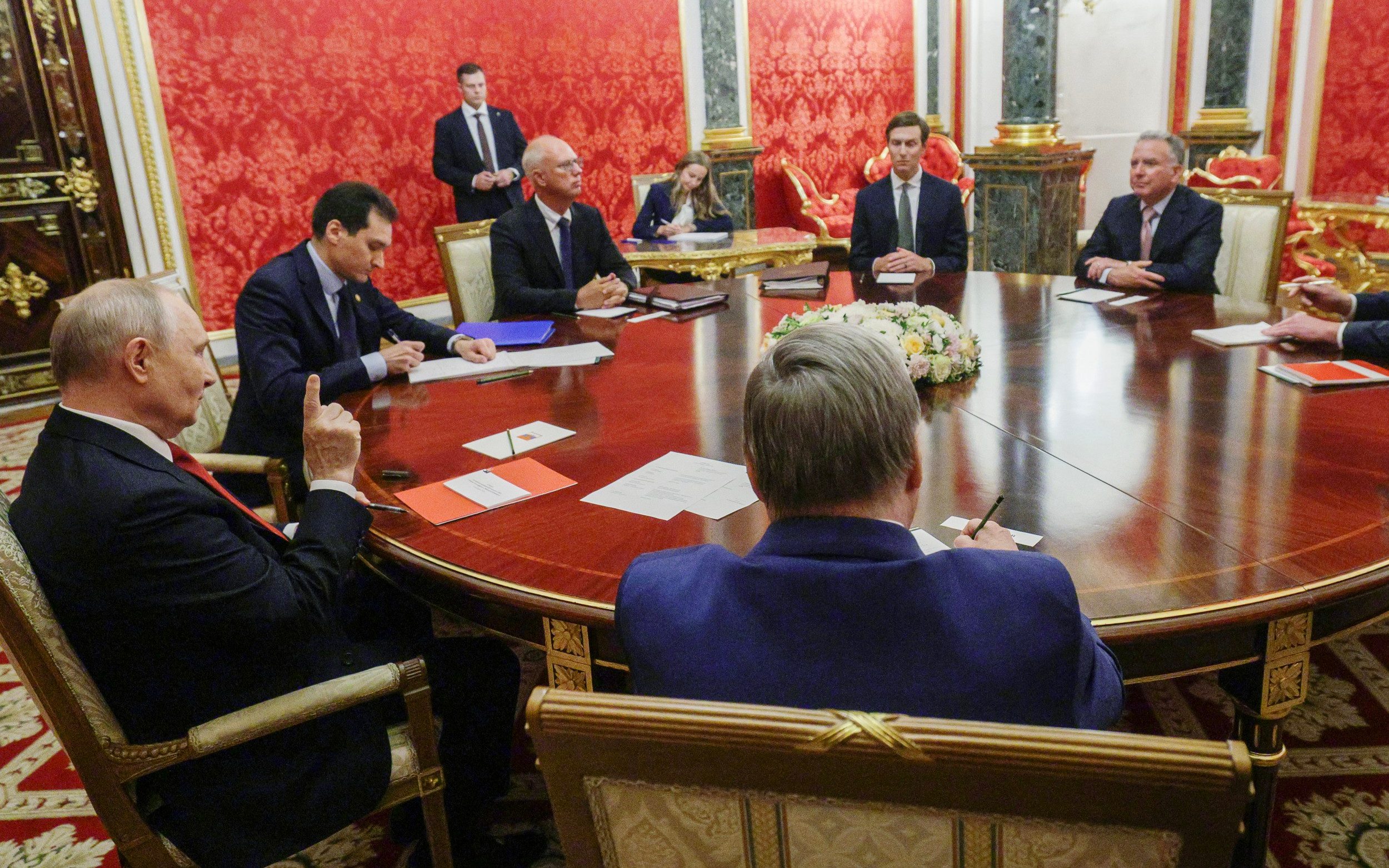 putin-pauses-strikes-on-kyiv-for-witkoff-and-kushner-talks-aol
