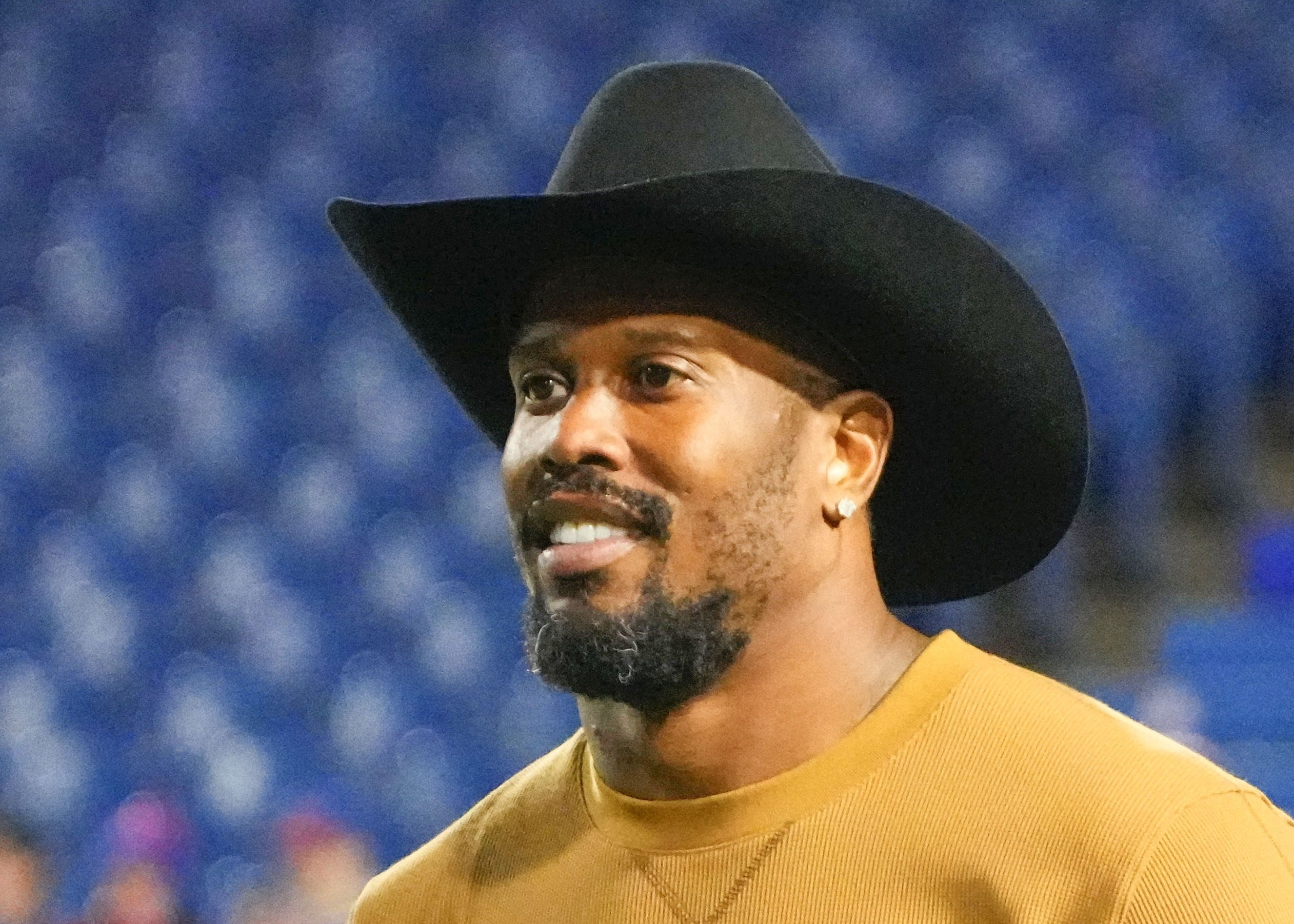 Von Miller used a creative deal to secure jersey number with his new team