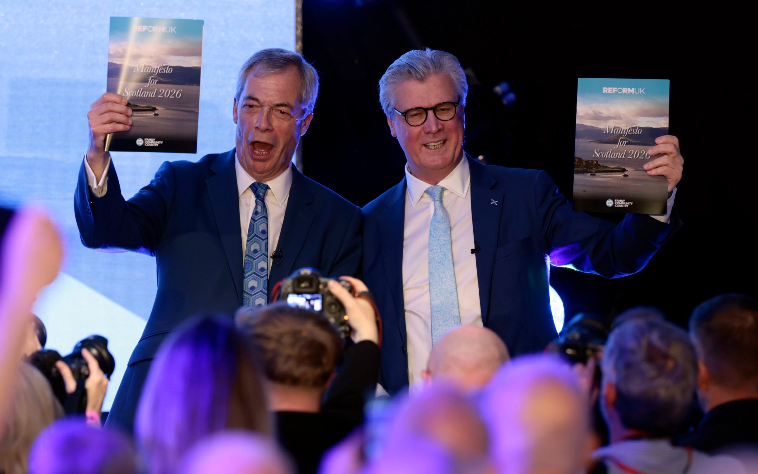 Farage plots to buy Peter Murrell's motorhome as campaign battle bus